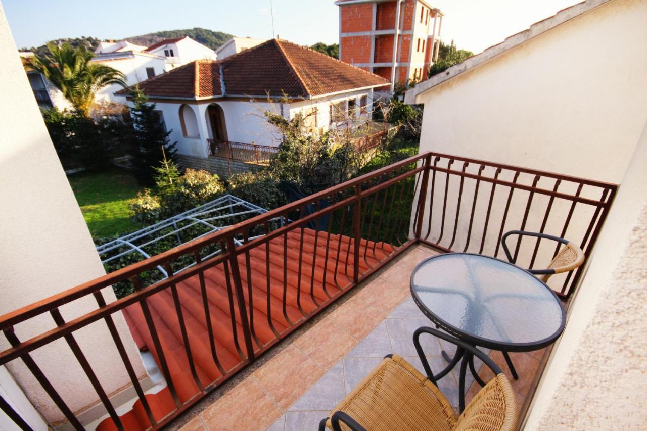 Seaside Apartments With A Swimming Pool Okrug Donji, Ciovo - 5244 Donji Okrug  Exterior foto