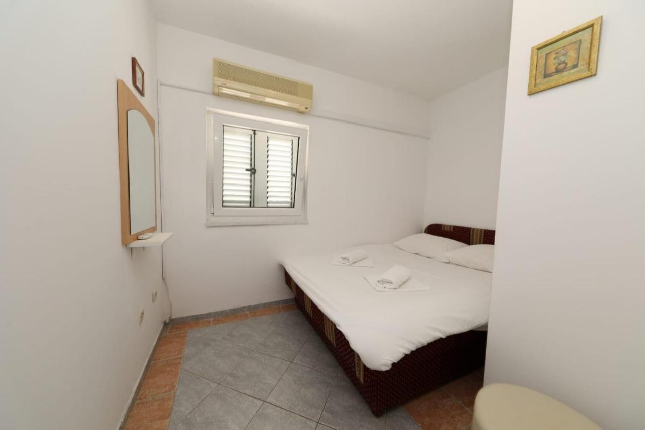 Seaside Apartments With A Swimming Pool Okrug Donji, Ciovo - 5244 Donji Okrug  Exterior foto